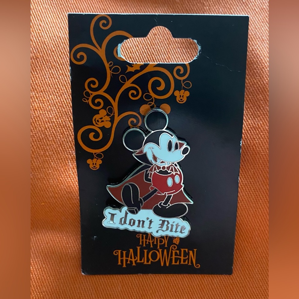 Disney pin - I Don’t Bite